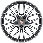 21-inch RS Spyder Design-velgen in satijnplatina met wielkastverbredingen in exterieurkleur