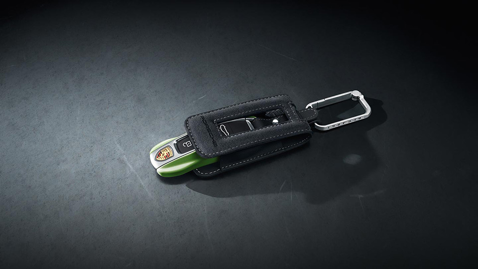 Vehicle key painted with key pouch in Alcantara®