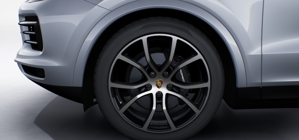 21吋 Cayenne Exclusive Design 輪圈施以鉻礦金屬黑色烤漆，含車身同色輪拱造型