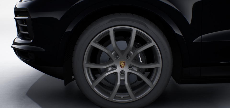 21吋 Cayenne Exclusive Design 輪圈施以消光鉑銀色烤漆，含車身同色輪拱造型