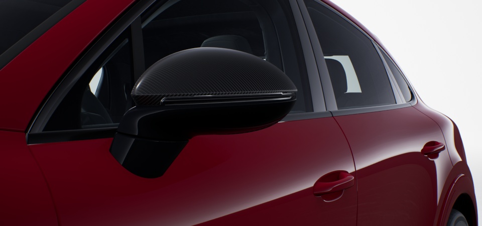 SportDesign 車外後視鏡上緣施以碳纖 (Carbon)