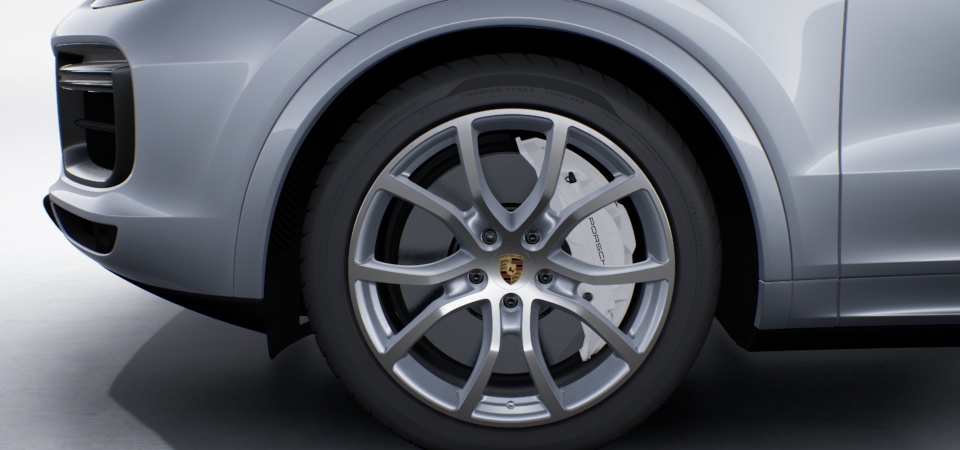 21吋 Cayenne Exclusive Design 輪圈施以車身同色烤漆，含車身同色輪拱造型