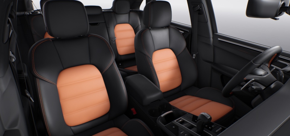 Interior trim package with decorative stitching and seat centres in leather in contrasting colour