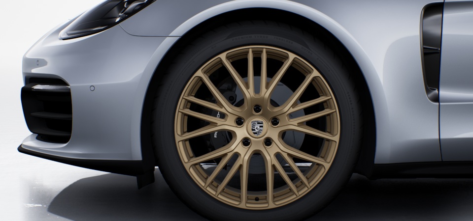 21-inch Exclusive Design sport wheels painted in Satin Aurum