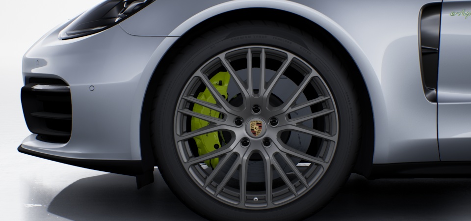 21-inch Exclusive Design sport wheels painted in Satin Platinum