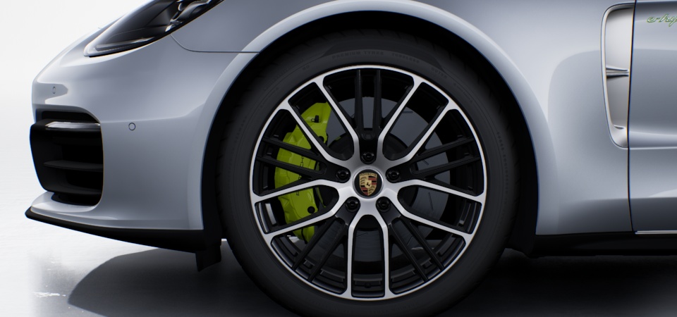 21-inch Exclusive Design sport wheels painted in Jet Black metallic