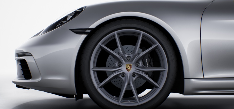 Wheel centres with full-colour Porsche Crest