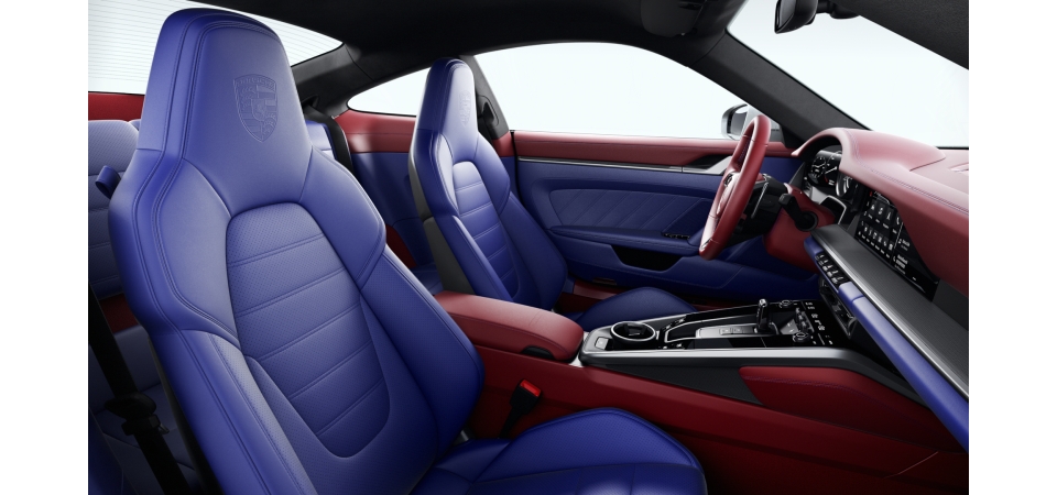 Two-Tone Exclusive Manufaktur Leather Interior in Bordeaux Red and Choice of colour