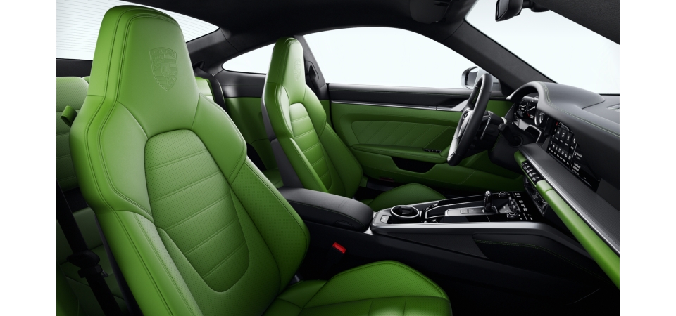 Two-Tone Exclusive Manufaktur Leather Interior in Black and Choice of Color