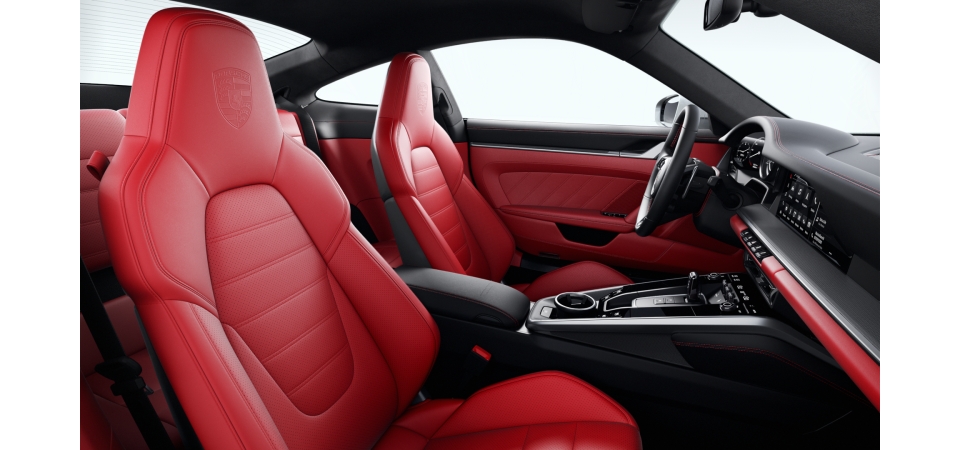 Two-Tone Exclusive Manufaktur Leather Interior in Black and Choice of colour