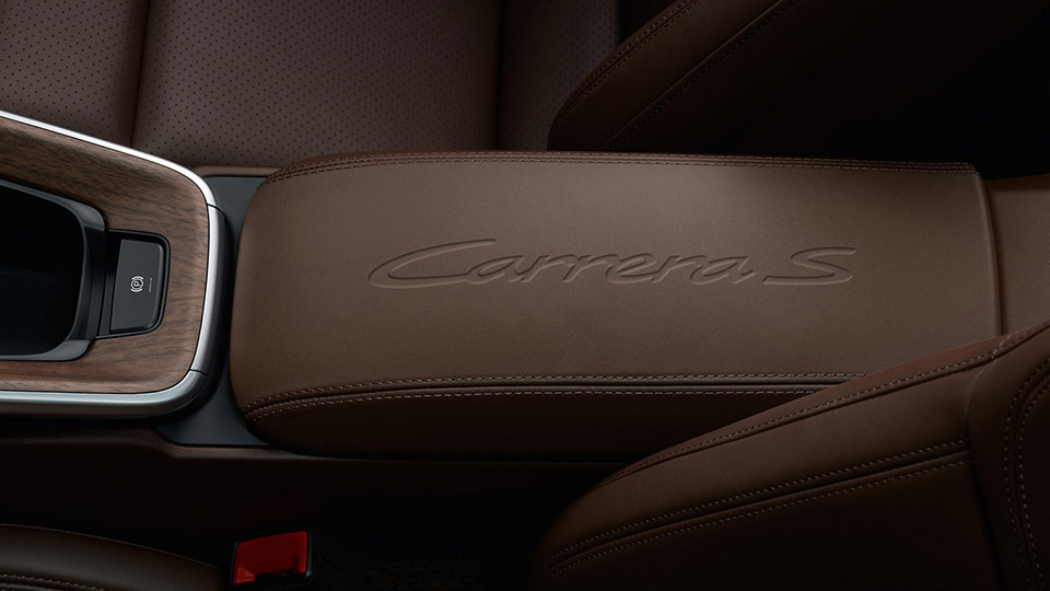 Center Console Lid with Model Designation