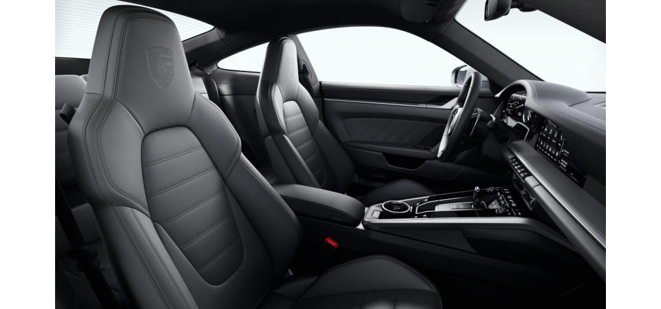 Two-Tone Exclusive Manufaktur Leather Interior in Black and Choice of colour