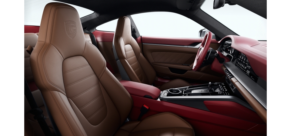 Two-Tone Exclusive Manufaktur Leather Interior in Bordeaux Red and Choice of colour