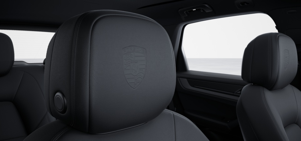 Подголовники передних и задних сидений с тиснением эмблемы Porsche