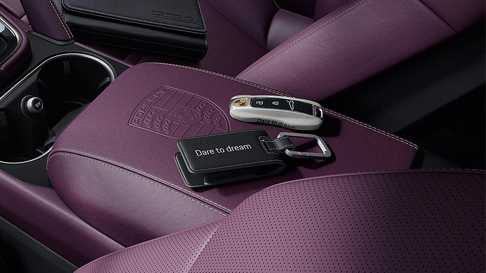 Bespoke vehicle key leather with key pouch leather