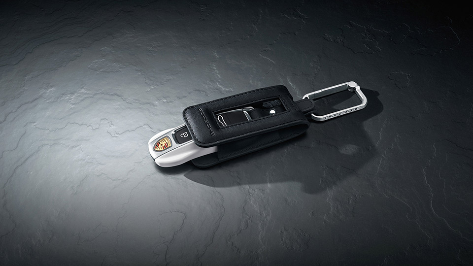 Fahrzeugschlüssel lackiert mit Schlüsseletui Leder