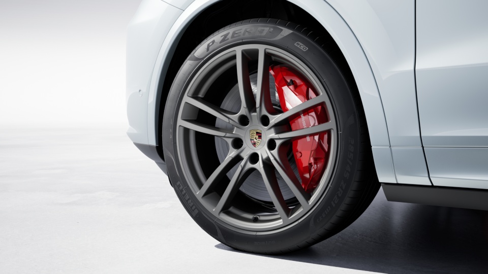 21 colio „Cayenne Turbo Design" ratlankiai, pilkos (Vesuvius Grey) spalvos su eksterjero spalvos ratų arkomis