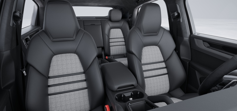Partial leather interior in black with seat centres in fabric