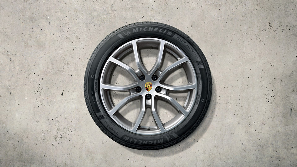 21-inch Cayenne Exclusive Design winter wheel-and-tyre set