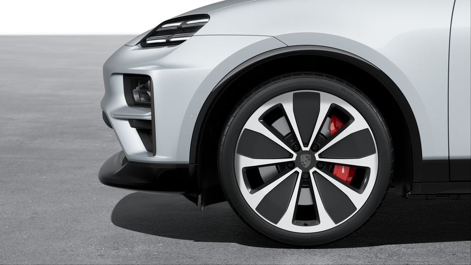 22-inch Macan Style wheels painted in Black (highgloss)