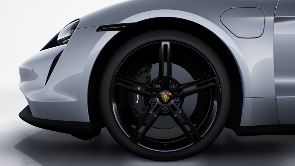 Wheels painted in Black (high-gloss)