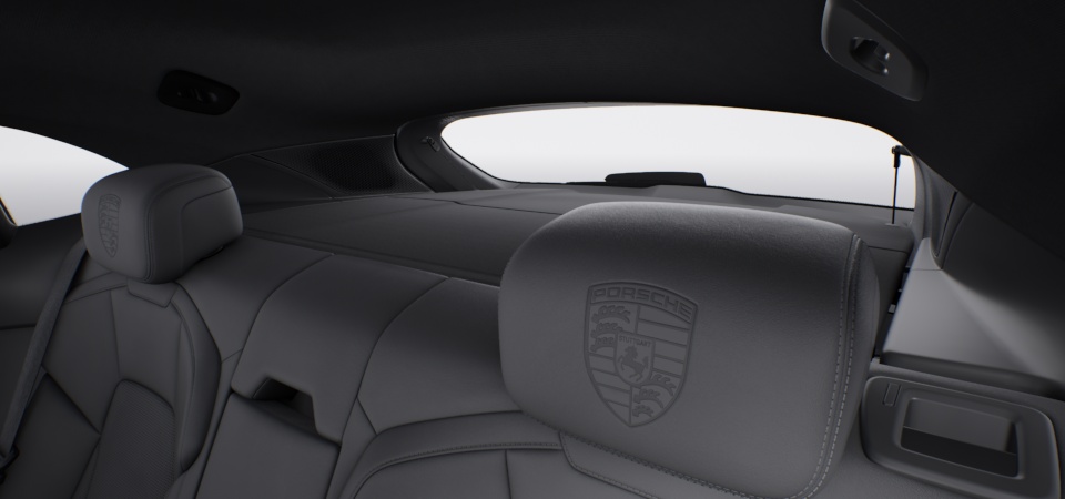 Escudo Porsche nos encostos de cabeça (bancos dianteiros e traseiros externos)
