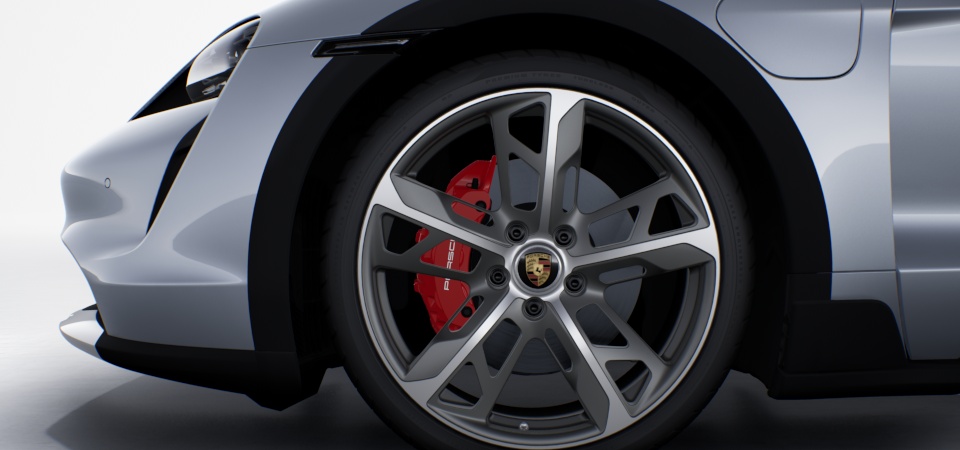 Wheel centres with full-colour Porsche Crest