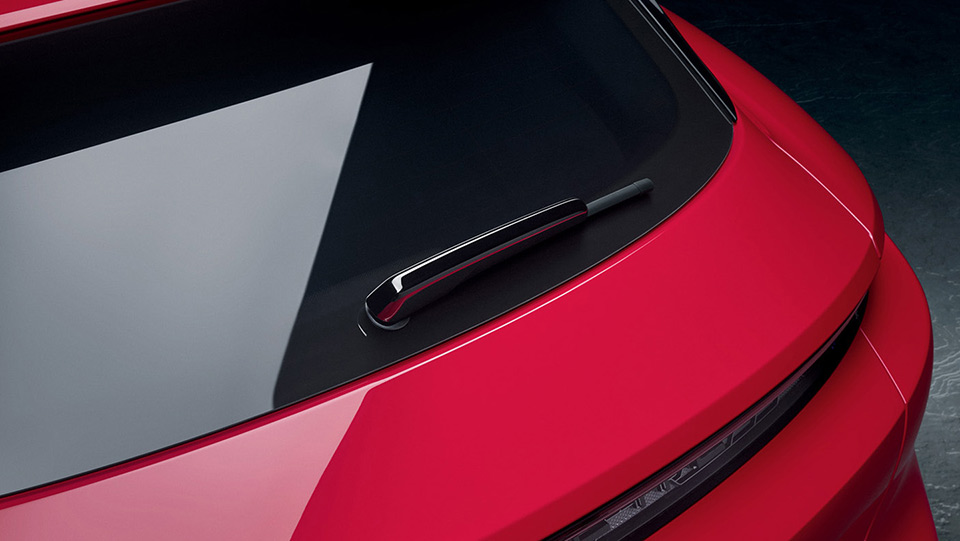 Rear Windshield Wiper Trim in High Gloss Black