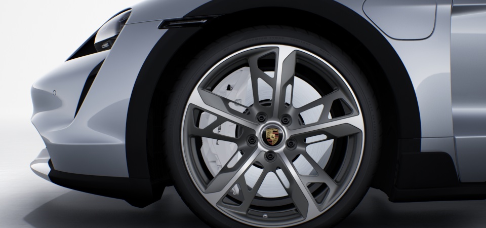 Wheel centres with full-colour Porsche Crest