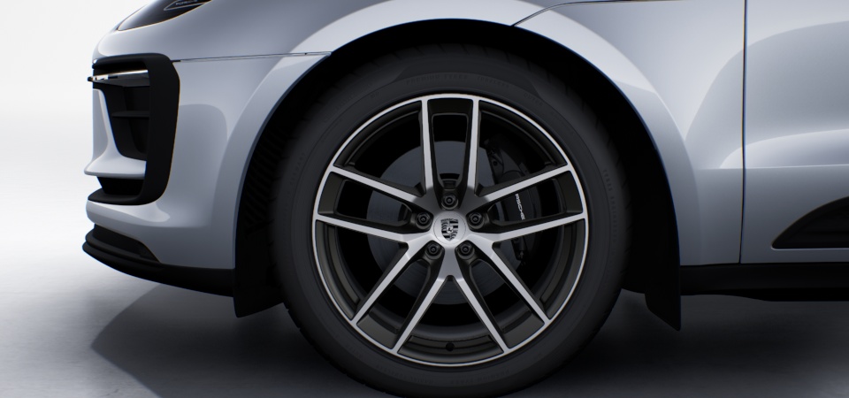 20-inch Macan S wheels painted in Dark Titanium highly polished