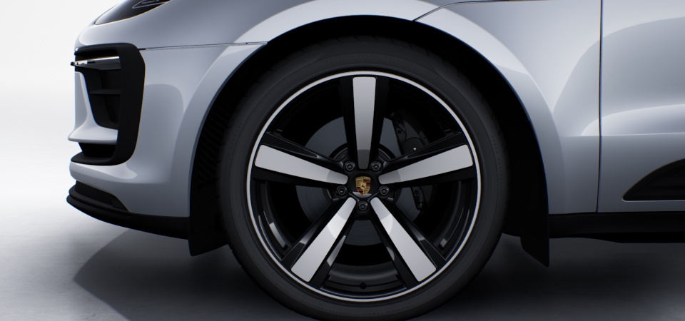 21-inch Exclusive Design Sport wheels painted in Jet Black Metallic