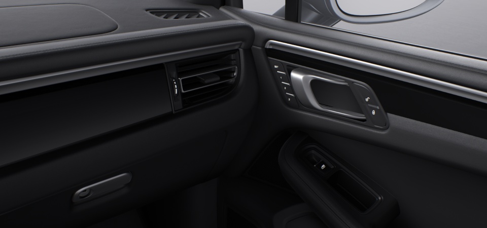 Interior package in black (high-gloss)