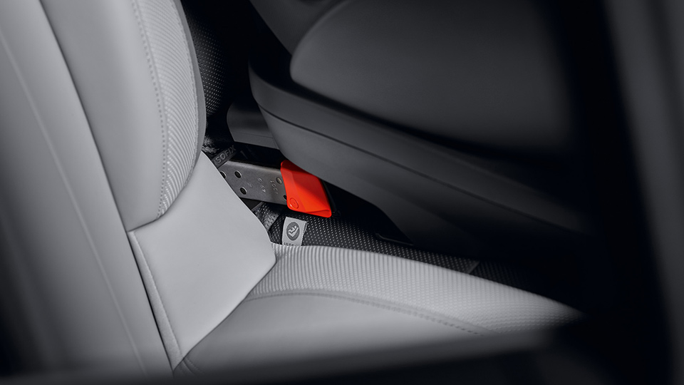 ISOFIX child seat mounting points on passenger seat