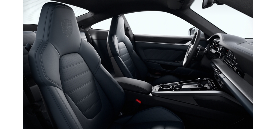 Two-Tone Exclusive Manufaktur Leather Interior in Black and Choice of Color