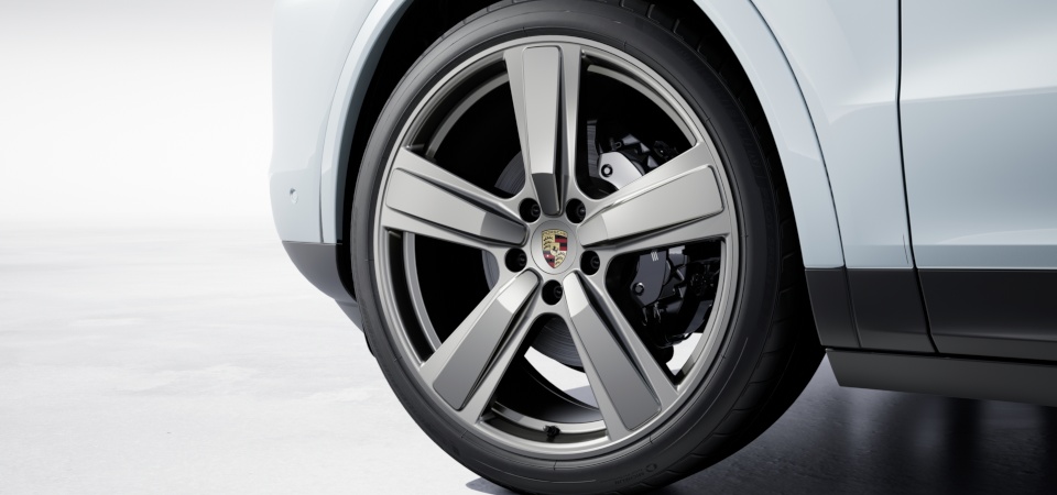 22-дюймовые диски Exclusive Design Sport окрашены в серый цвет - Vesuvius Grey, c окрашенными расширителями колёсных арок