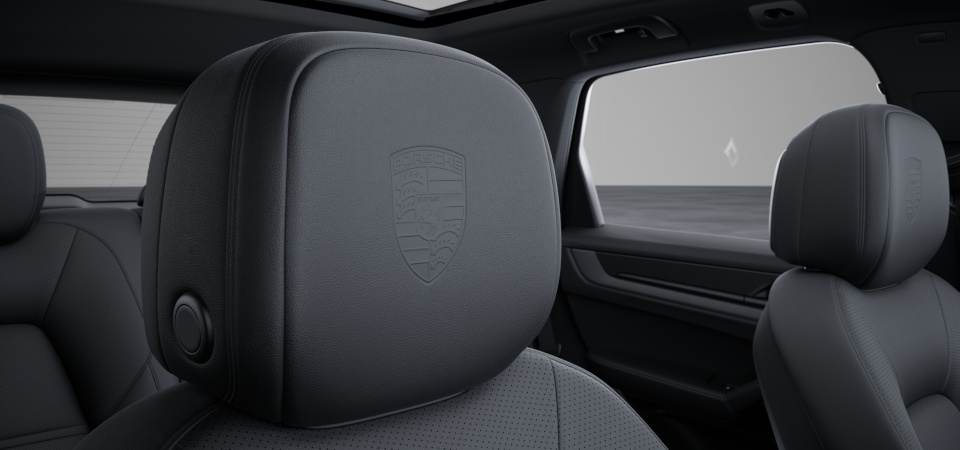 Porsche Crest on headrests front seats (in conjunction with comfort pillows in the rear)