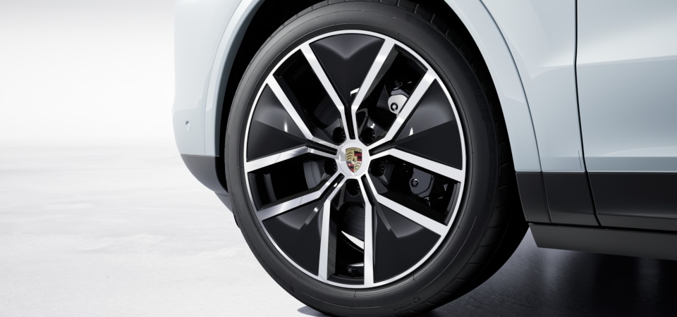 21-inch AeroDesign wheels with wheel arch extensions in exterior colour