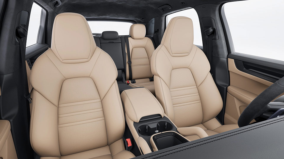 Two-tone leather interior in Black/Mojave Beige