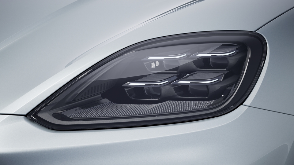 შეფერილი, მატრიცული წინა LED მაშუქები Porsche Dynamic Light System Plus (PDLS Plus) ფუნქციით