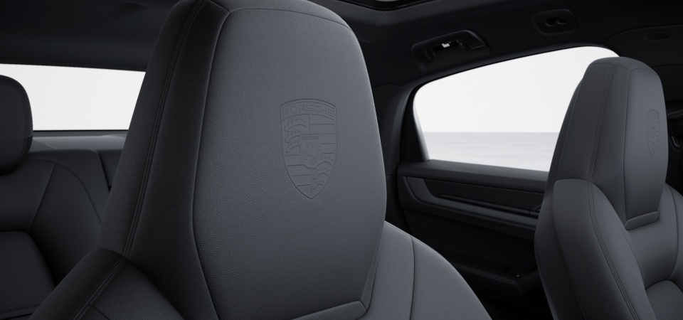 Porsche Crest on headrests front seats (in conjunction with comfort pillows in the rear)