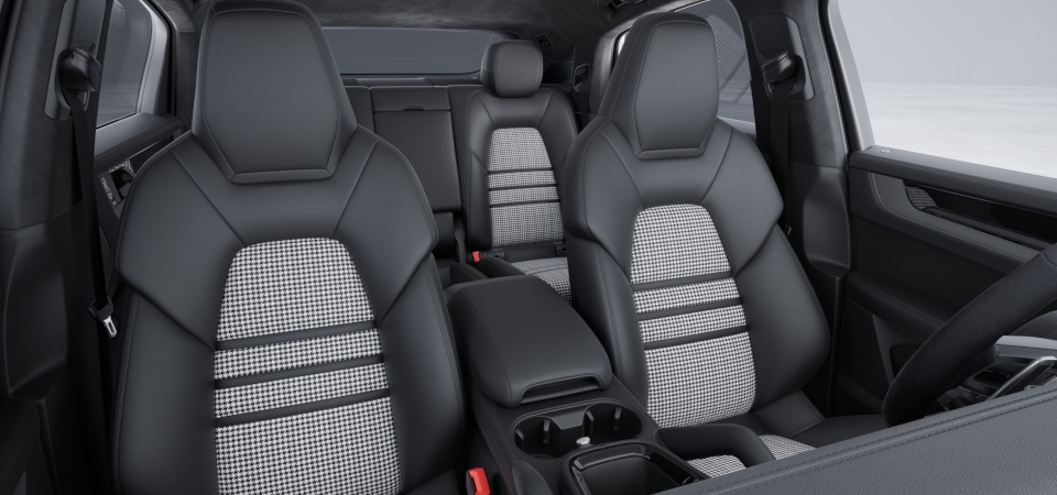 Extended partial leather interior in Black with seat centres in fabric only i.c.w. Lightweight Sport package