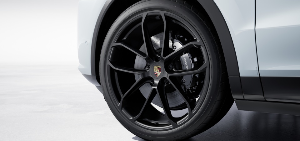 22-inch GT Design wheel painted in Black (silk gloss)