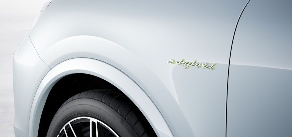 E-Hybrid Exterieur Differenzierung in Acidgreen, inkl. Entfall Modellbezeichnung am Heck