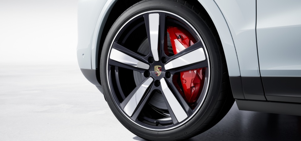 22-inch Exclusive Design Sport wheels in Chromite Black Metallic