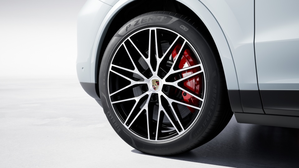 21-inch RS Spyder Design wheels with wheel arch extensions in exterior colour