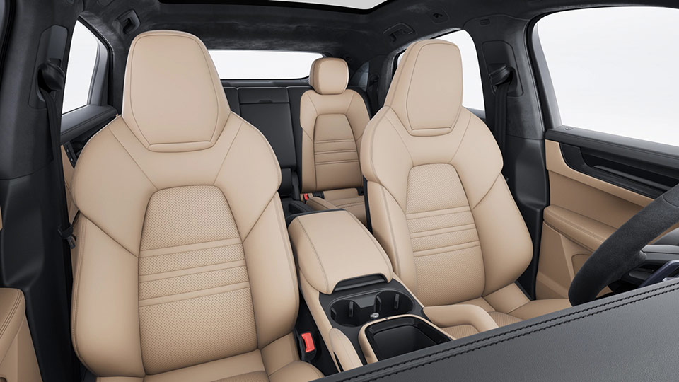 Two-tone leather interior in Black/Mojave Beige