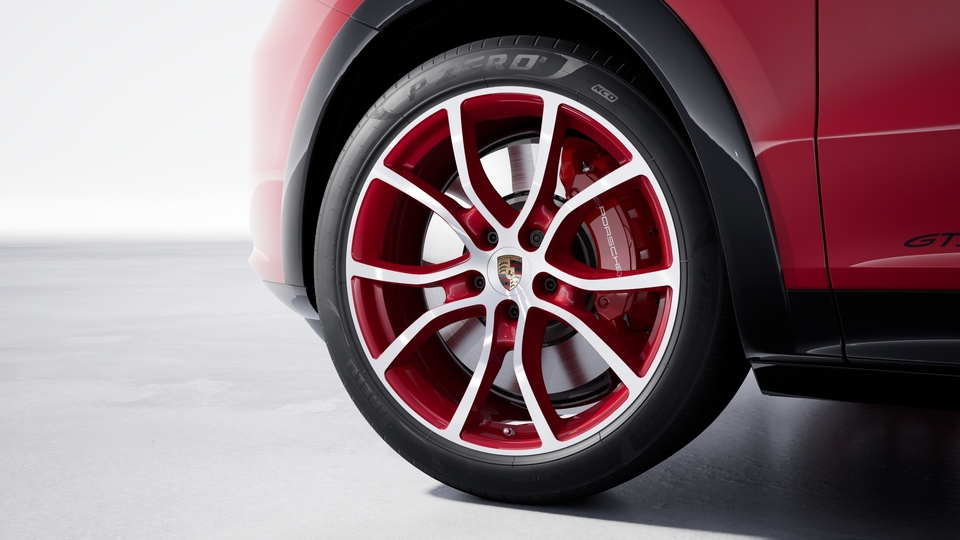 21-inch Cayenne Exclusive Design wheels painted in exterior colour