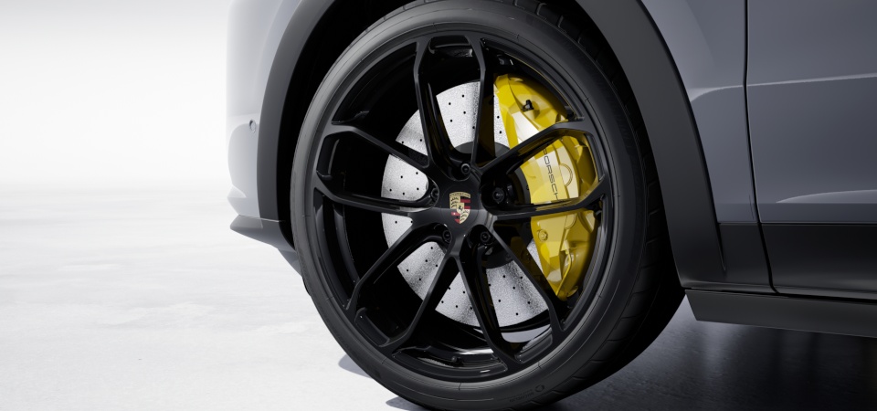 22-дюймове колесо GT Design, пофарбоване в чорний колір (глянець)