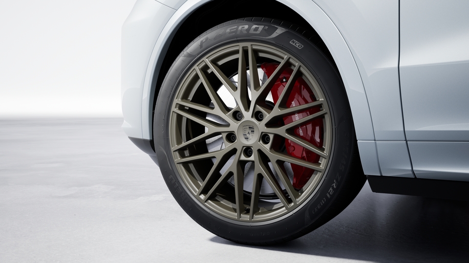 21-inch RS Spyder Design wheels in Turbonite with wheel arch extensions in exterior colour