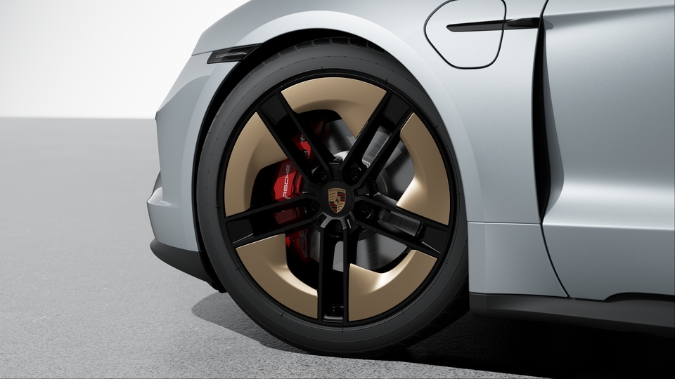 21-inch Taycan Exclusive Design Wheels painted in Black (high-gloss) with Aeroblades